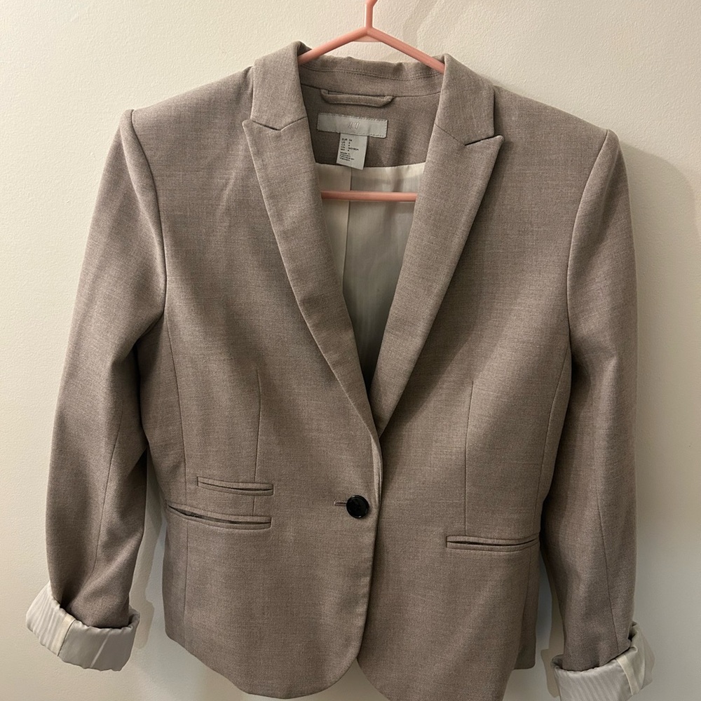 Women's blazer size small.